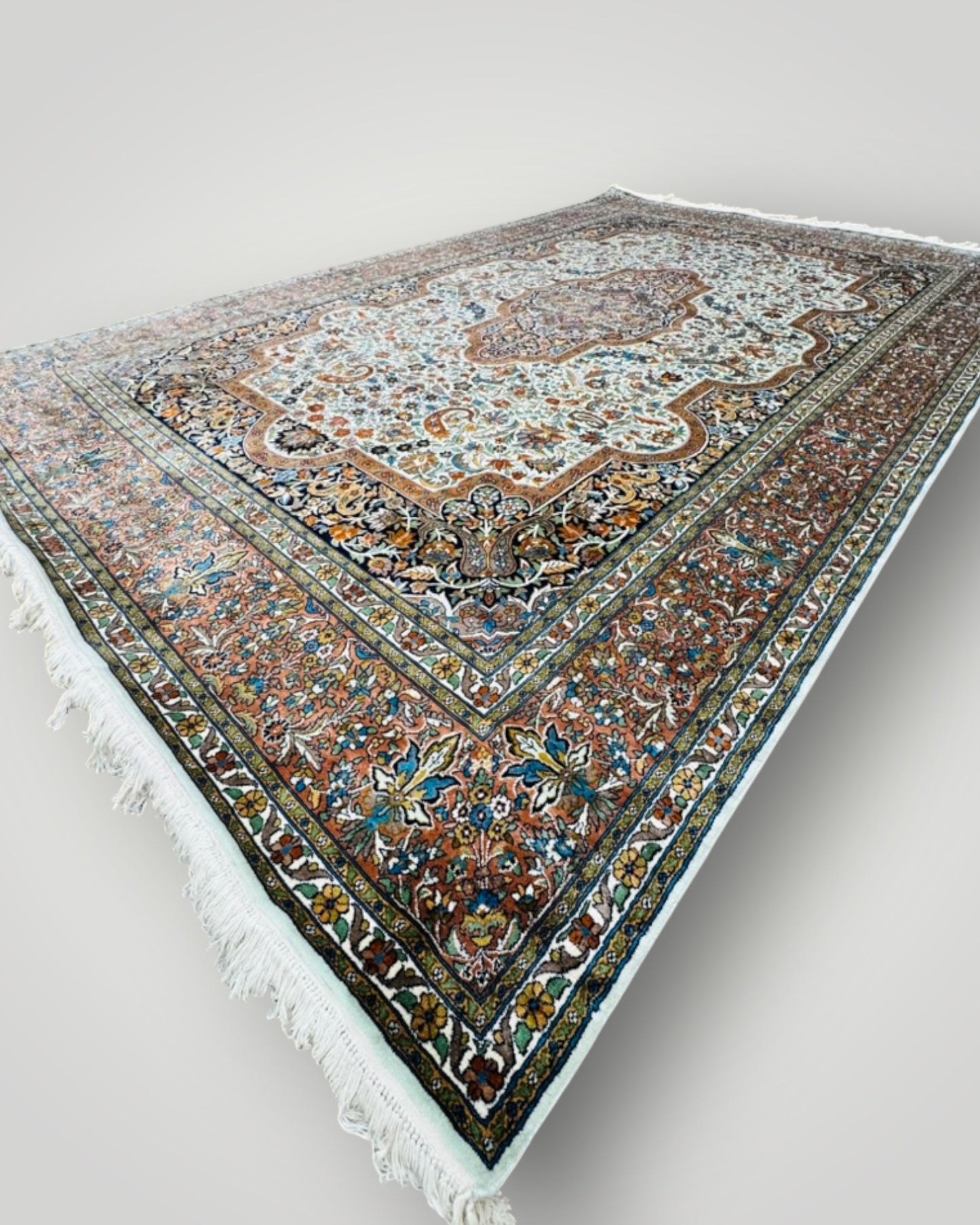 6 FT × 9 FT Kashaan Fine Silk On Silk Hand Knotted Carpet