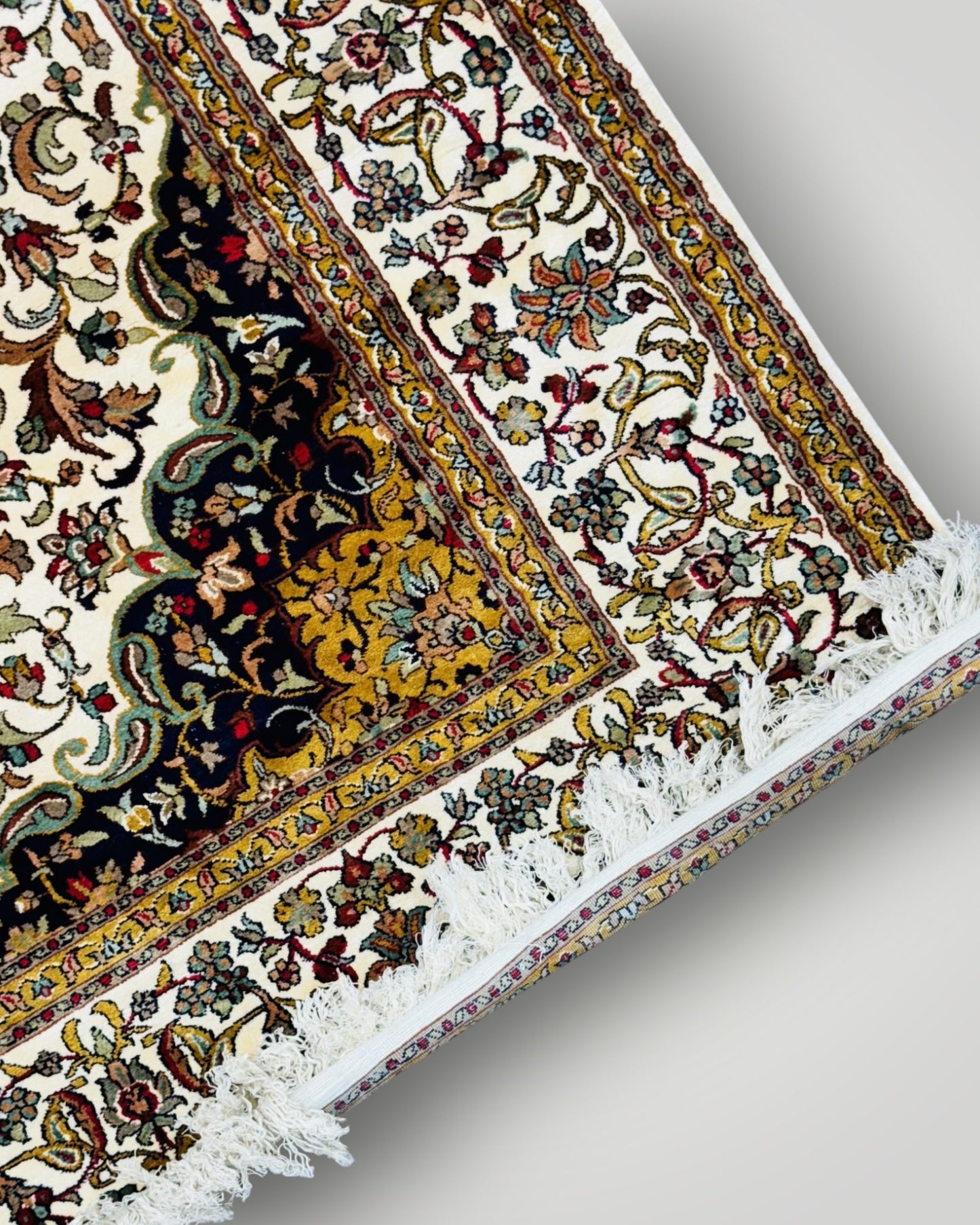 6 FT × 4 FT Kashaan Fine Silk On Silk Hand Knotted Carpet