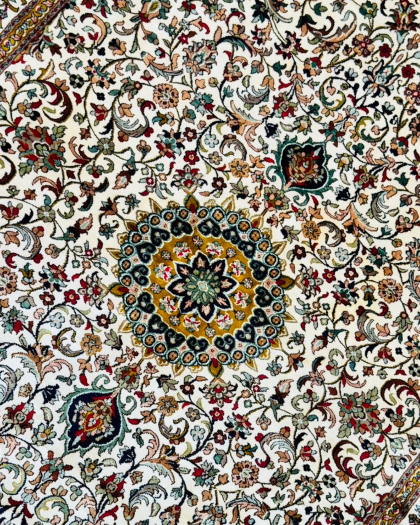 6 FT × 4 FT Kashaan Fine Silk On Silk Hand Knotted Carpet