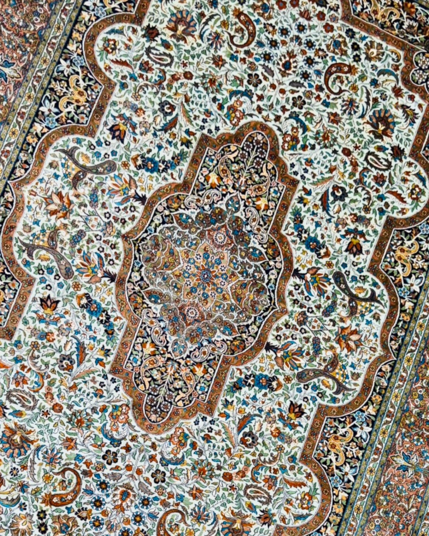 6 FT × 9 FT Kashaan Fine Silk On Silk Hand Knotted Carpet