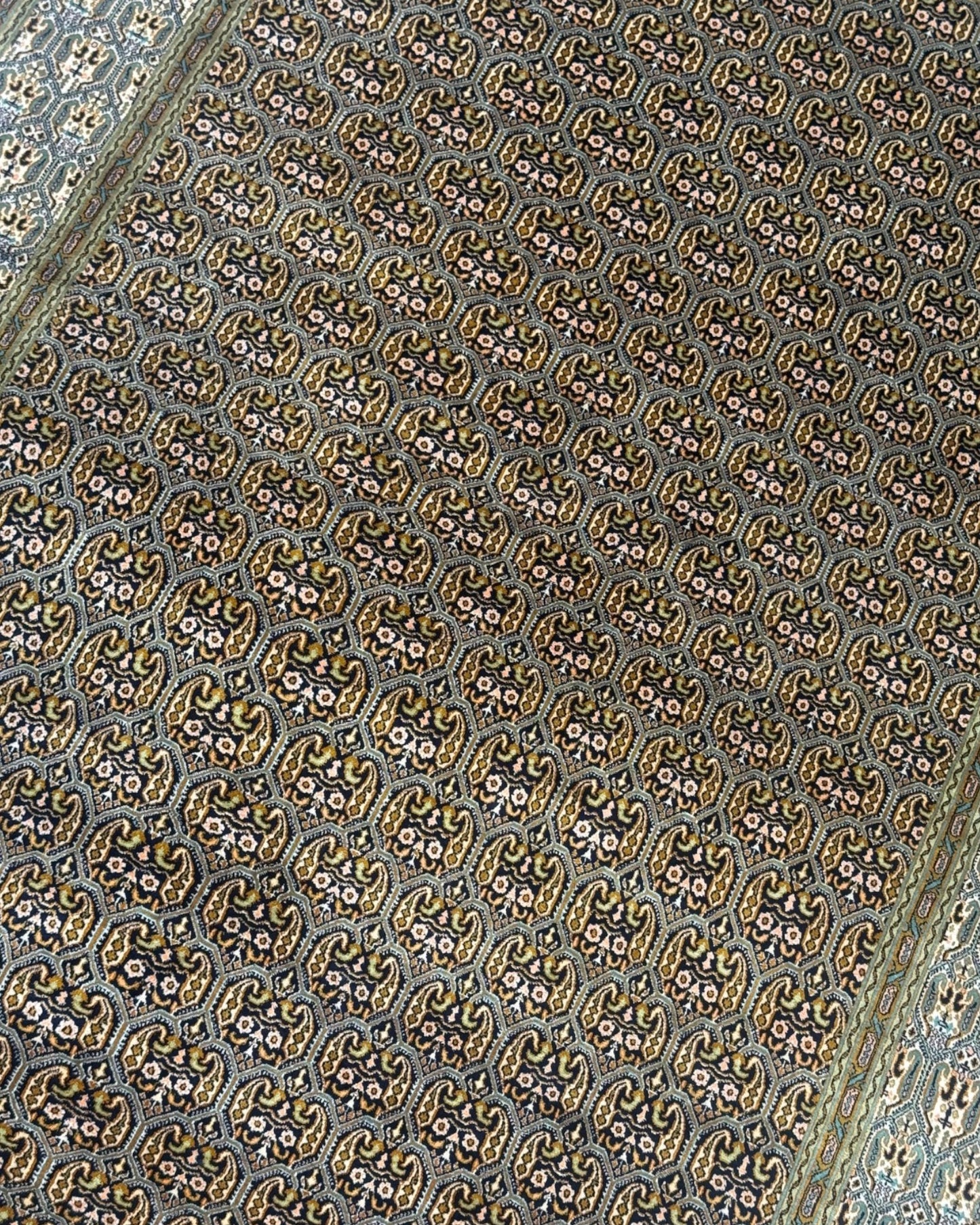 5 FT × 7 FT Sinah Silk On Silk Hand Knotted Carpet