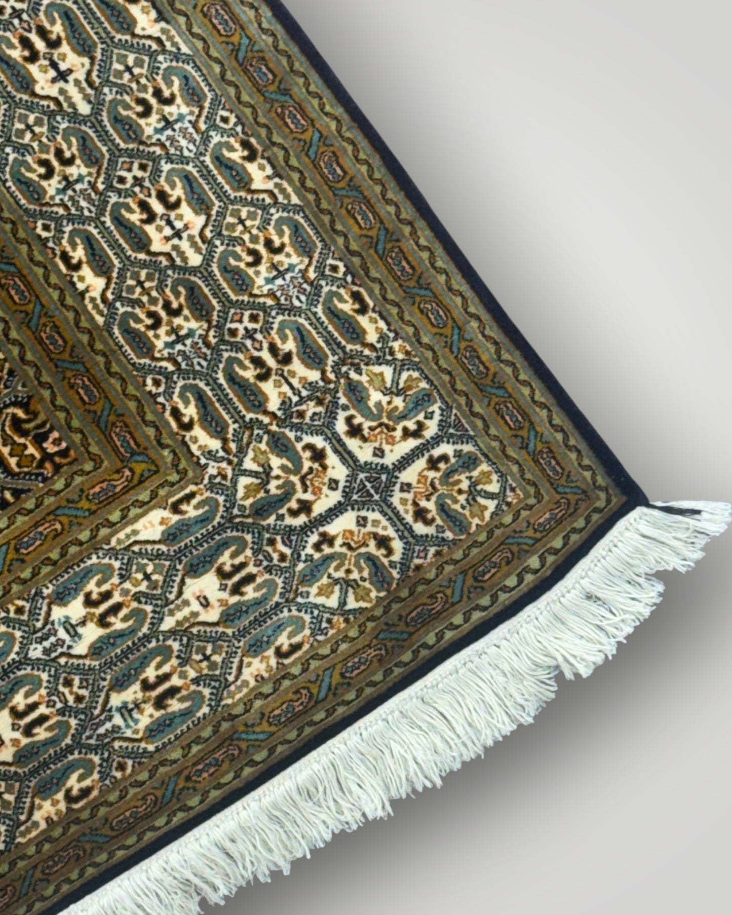 5 FT × 7 FT Sinah Silk On Silk Hand Knotted Carpet