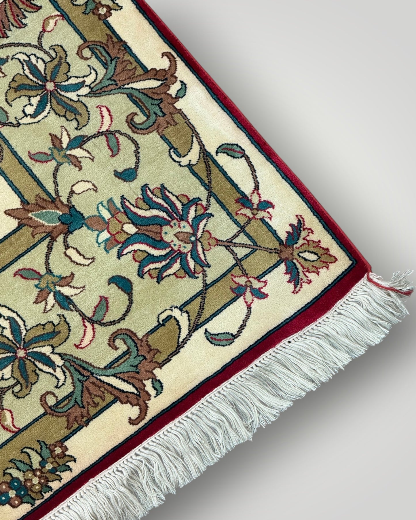 5 FT × 7 FT Kashaan Silk On Silk Hand Knotted Carpet