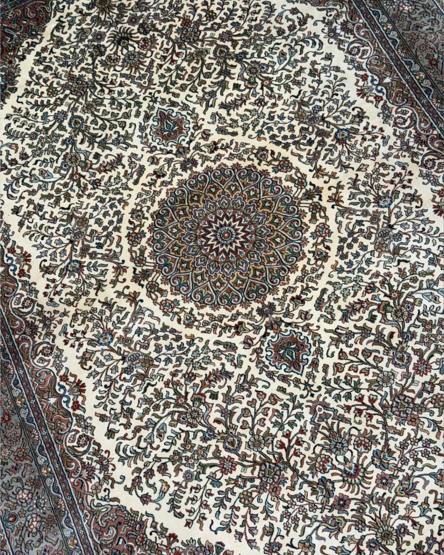 5 FT × 7 FT Kashaan Silk On Silk Hand Knotted Carpet