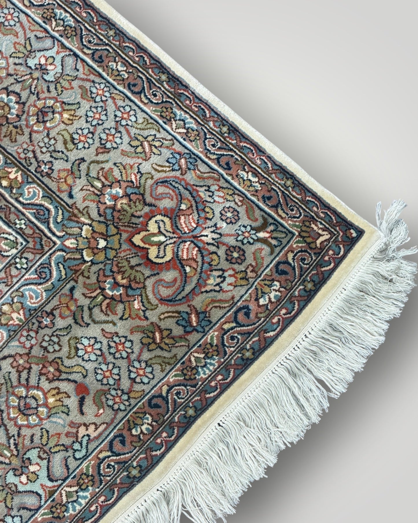 5 FT × 7 FT Kashaan Silk On Silk Hand Knotted Carpet