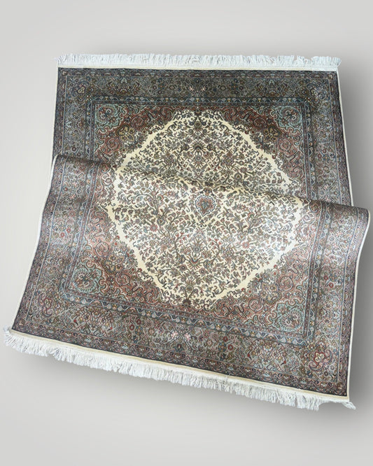 5 FT × 7 FT Kashaan Silk On Silk Hand Knotted Carpet