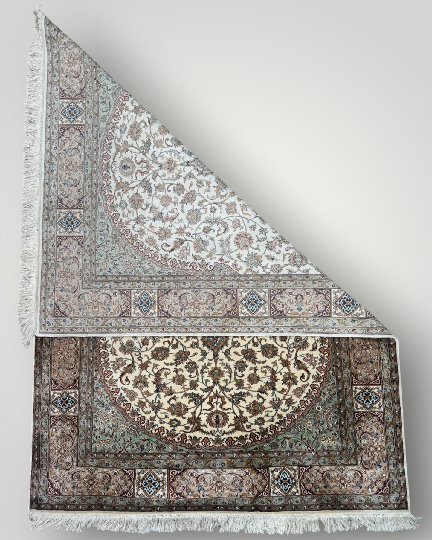 5 FT × 7 FT Kashaan Silk On Silk Hand Knotted Carpet