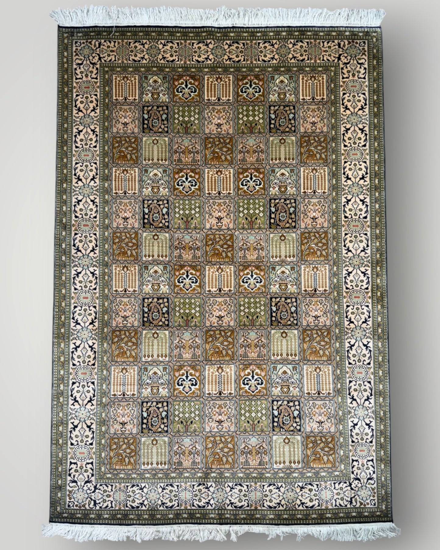 5 FT × 7 FT Qumb Silk On Silk Hand Knotted Carpet