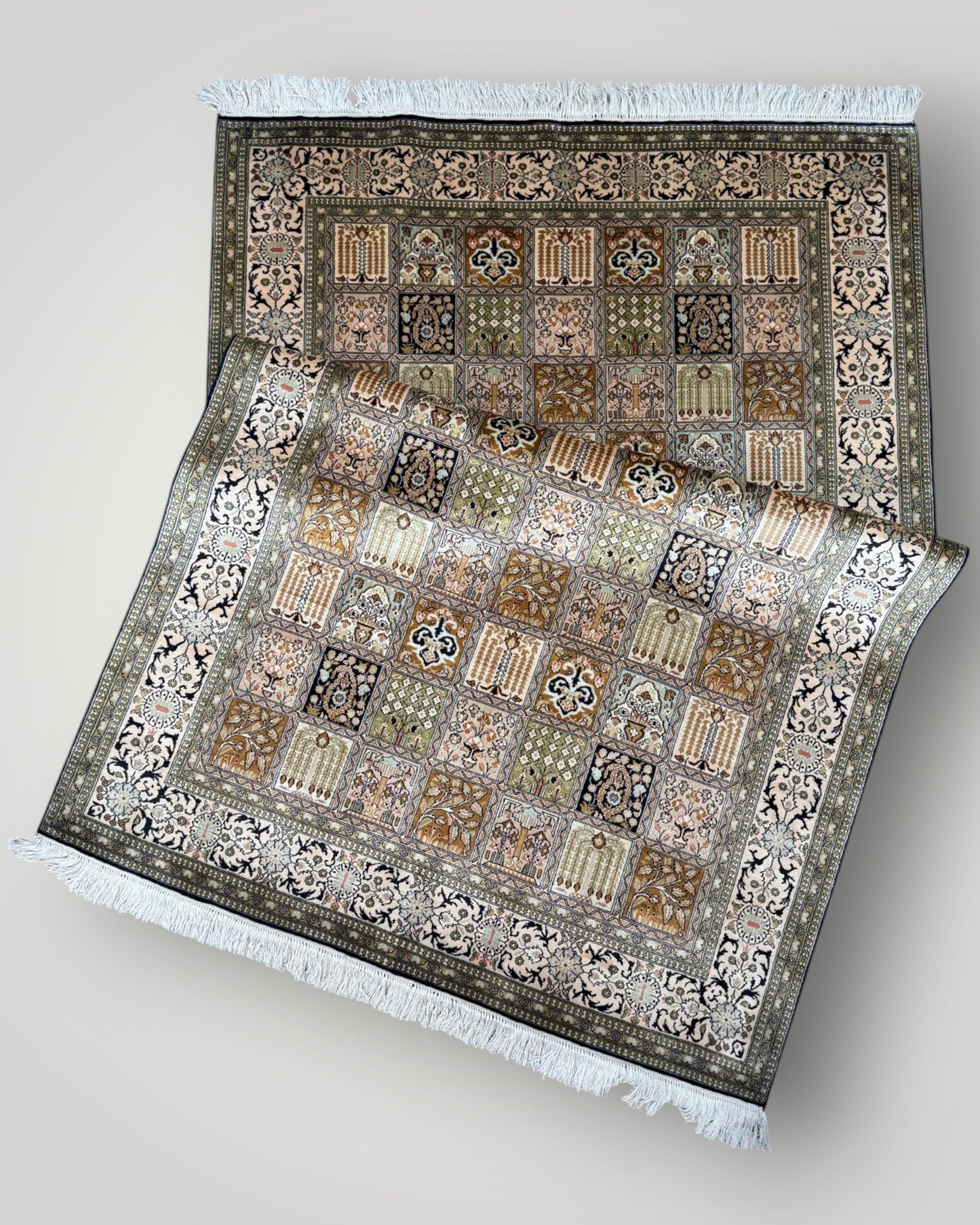 5 FT × 7 FT Qumb Silk On Silk Hand Knotted Carpet