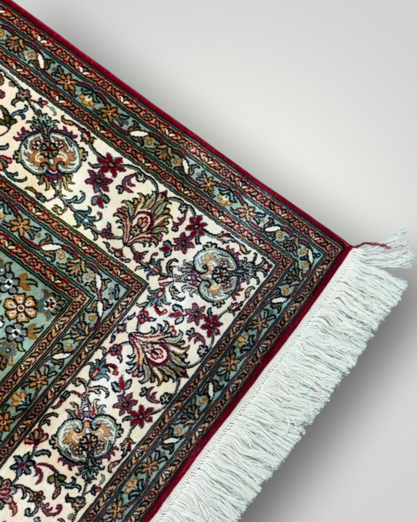 5 FT × 7 FT Kashaan Silk On Silk Hand Knotted Carpet