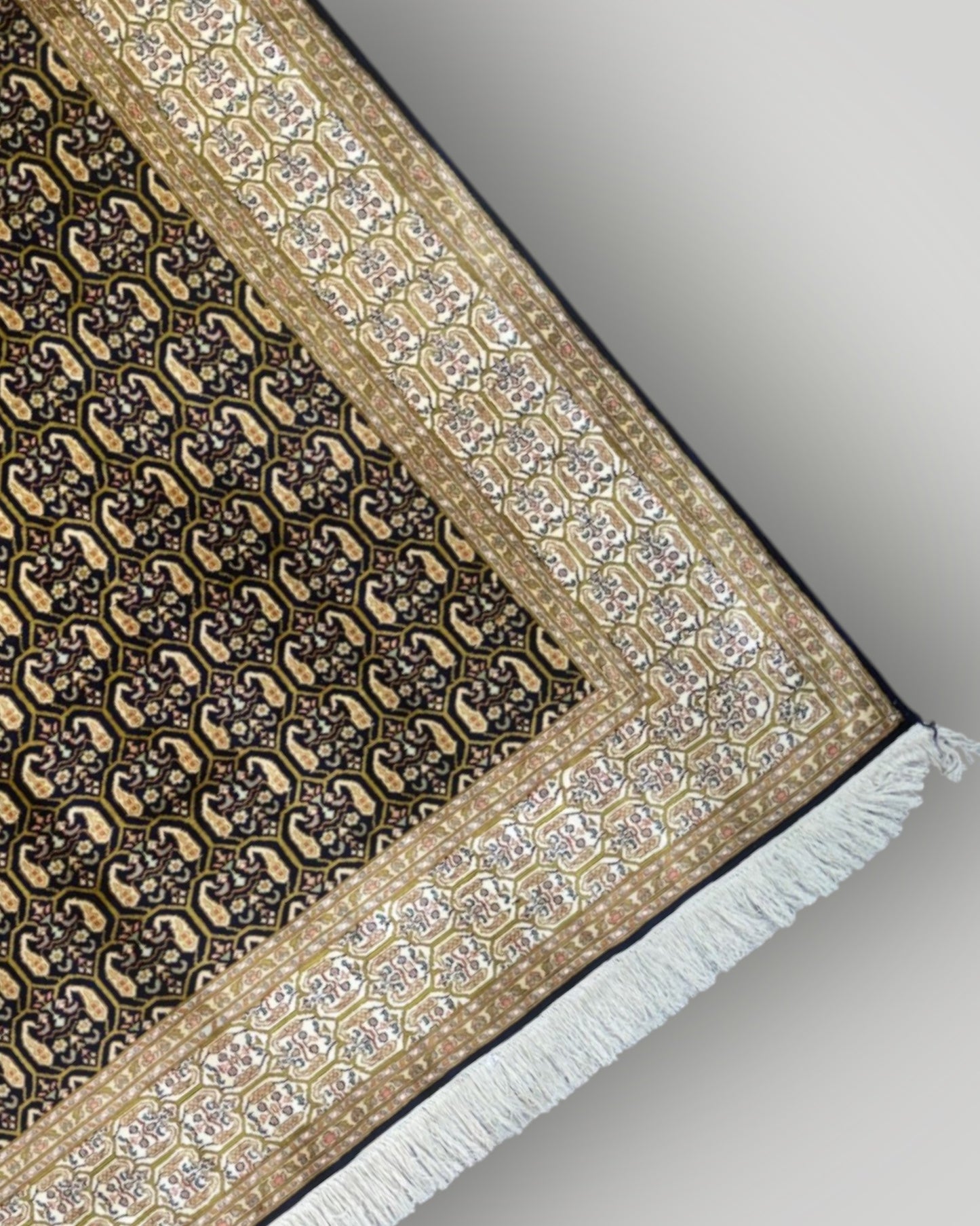 5 FT × 7 FT Sinah Silk On Silk Hand Knotted Carpet