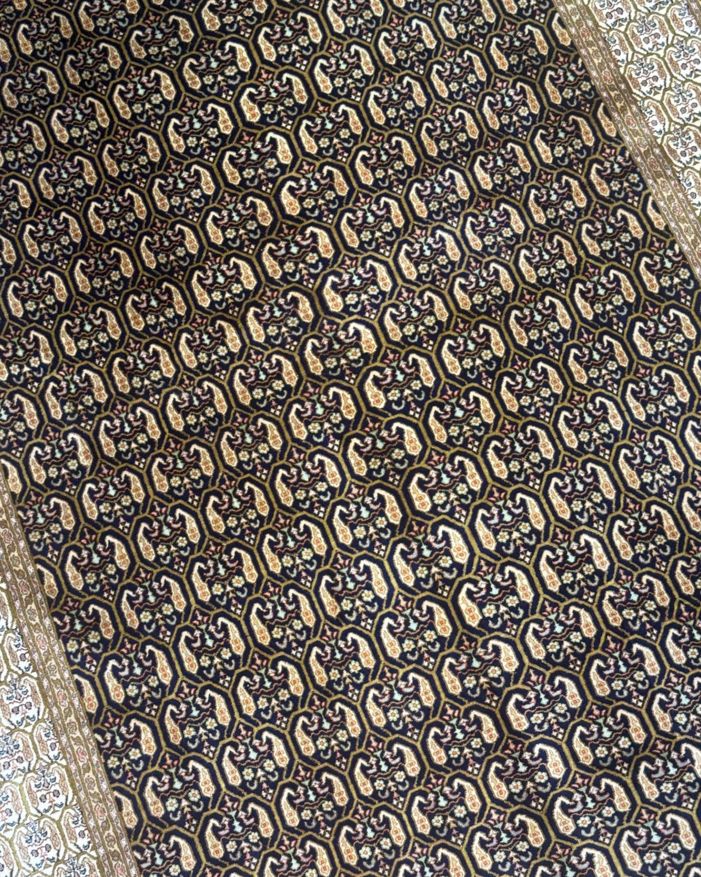 5 FT × 7 FT Sinah Silk On Silk Hand Knotted Carpet