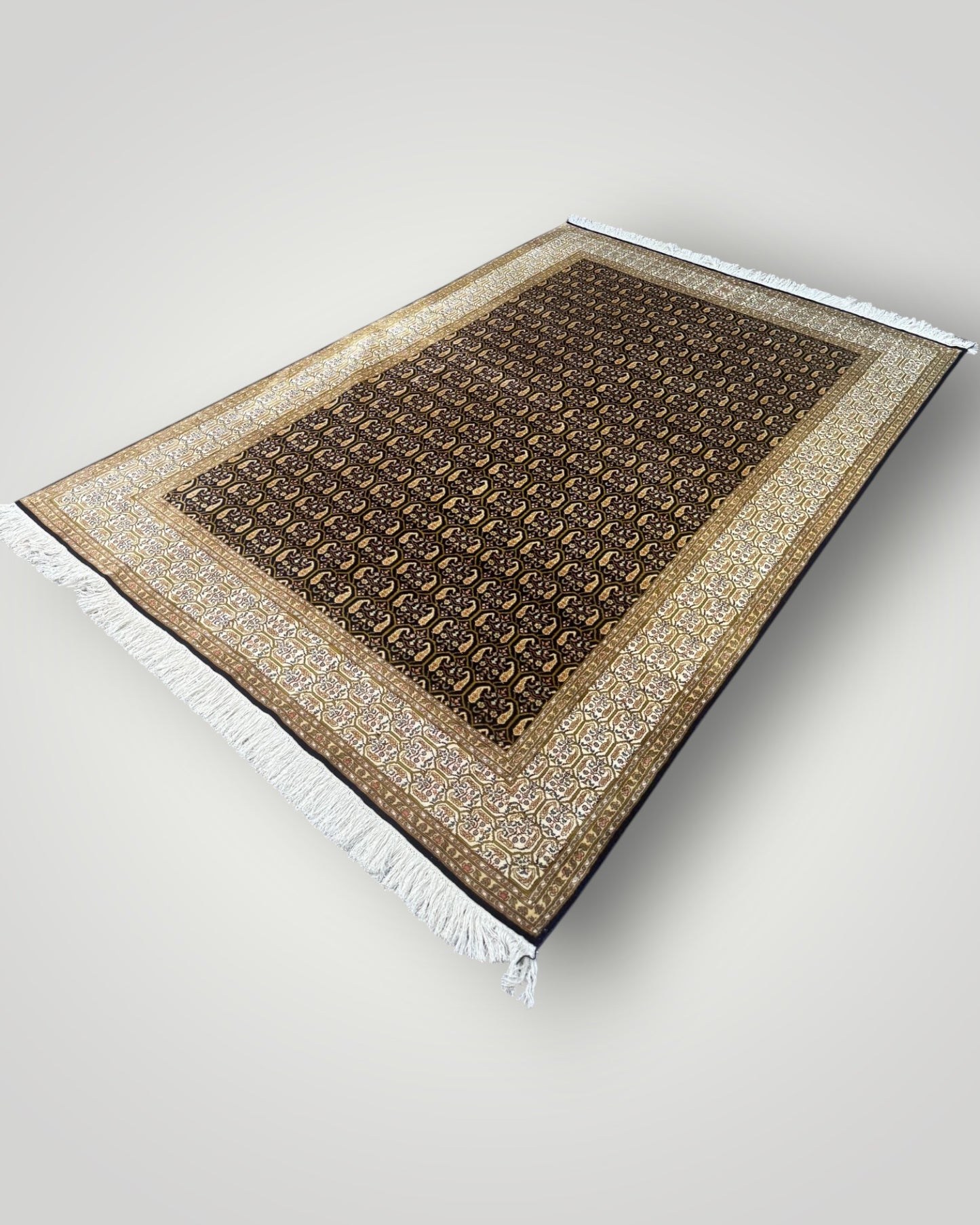 5 FT × 7 FT Sinah Silk On Silk Hand Knotted Carpet