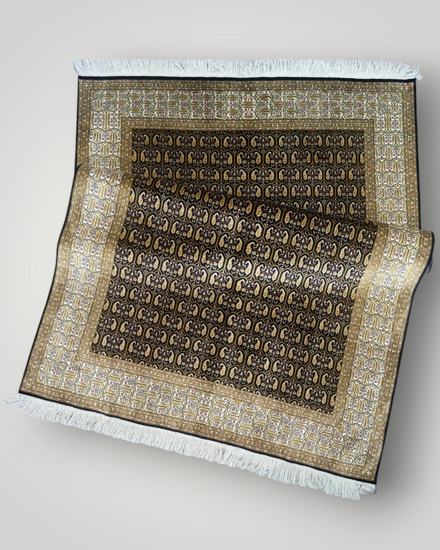 5 FT × 7 FT Sinah Silk On Silk Hand Knotted Carpet