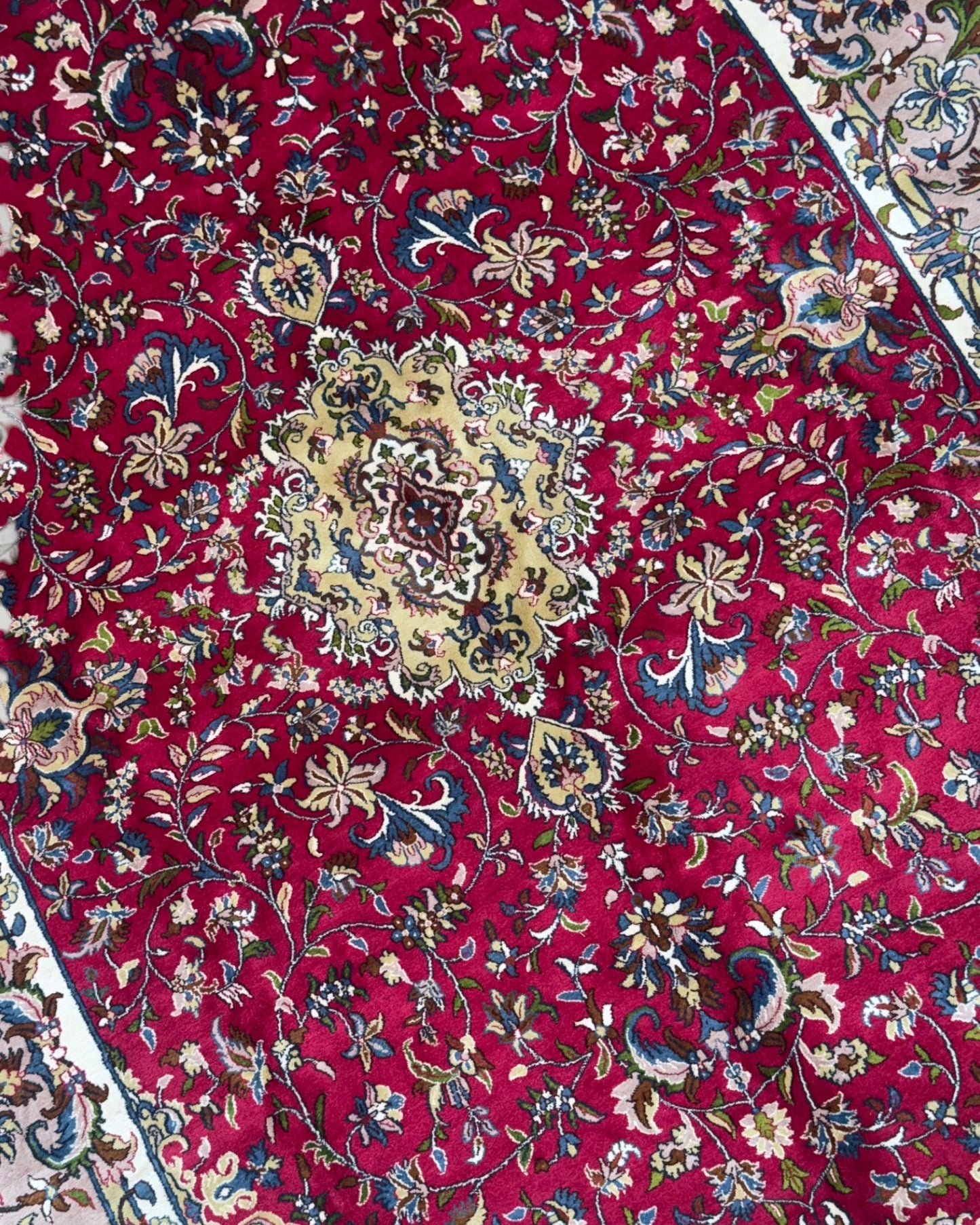 5 FT × 7 FT Kashaan Silk On Silk Hand Knotted Carpet